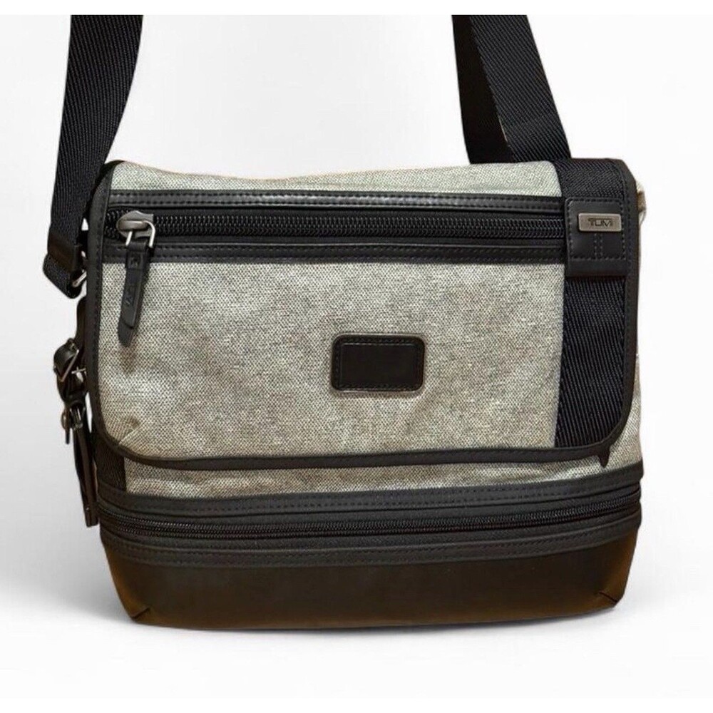 NWT Tumi Beale Crossbody Bag Gray w Black Leather Expandable Adjustable Strap
